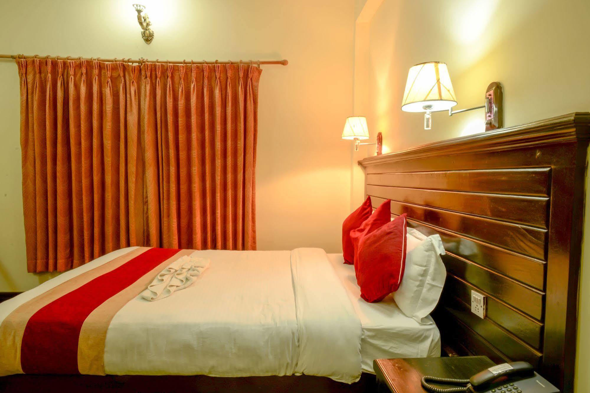 Hotel Lake Star بوكْرا المظهر الخارجي الصورة