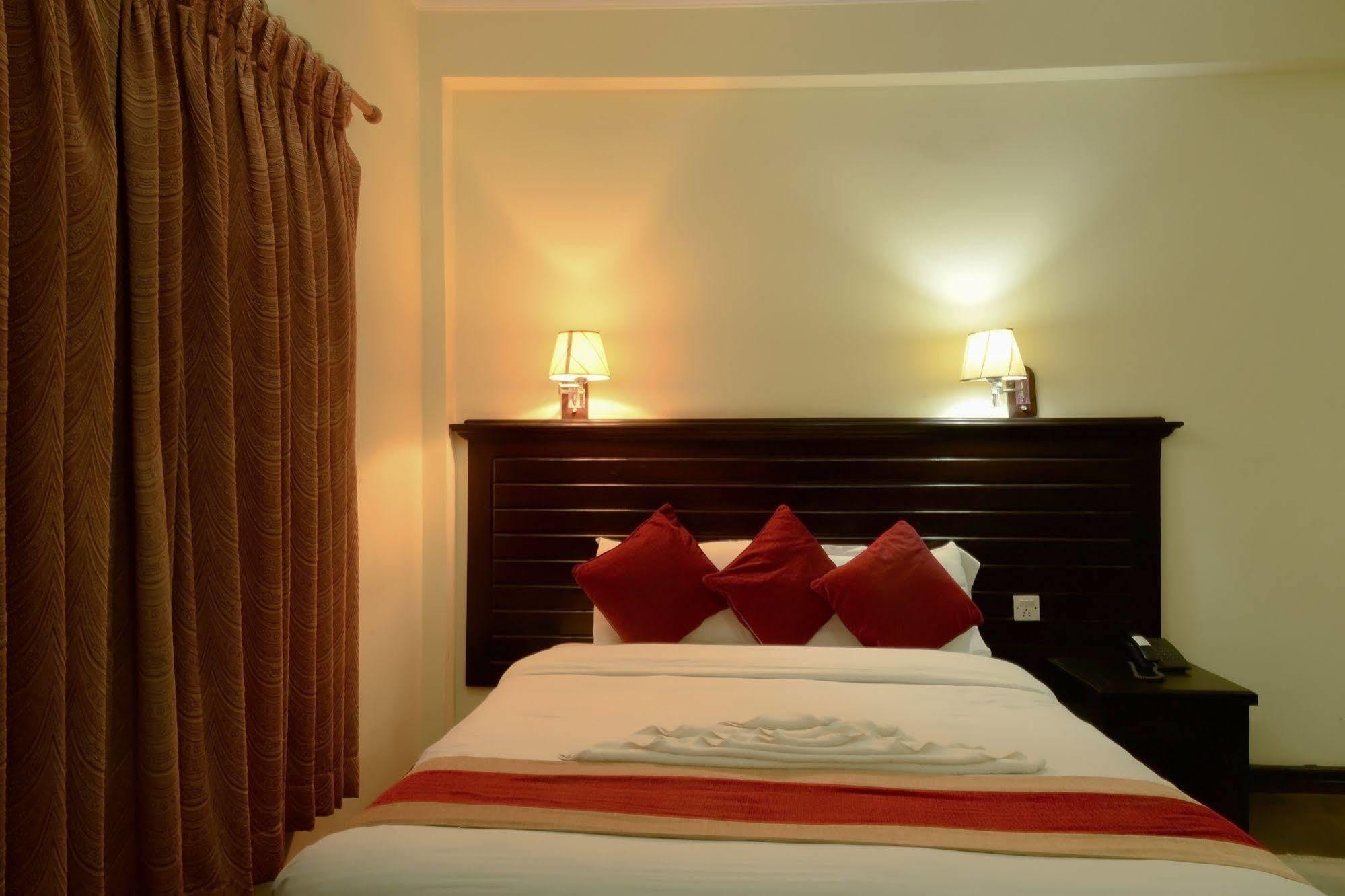 Hotel Lake Star بوكْرا المظهر الخارجي الصورة