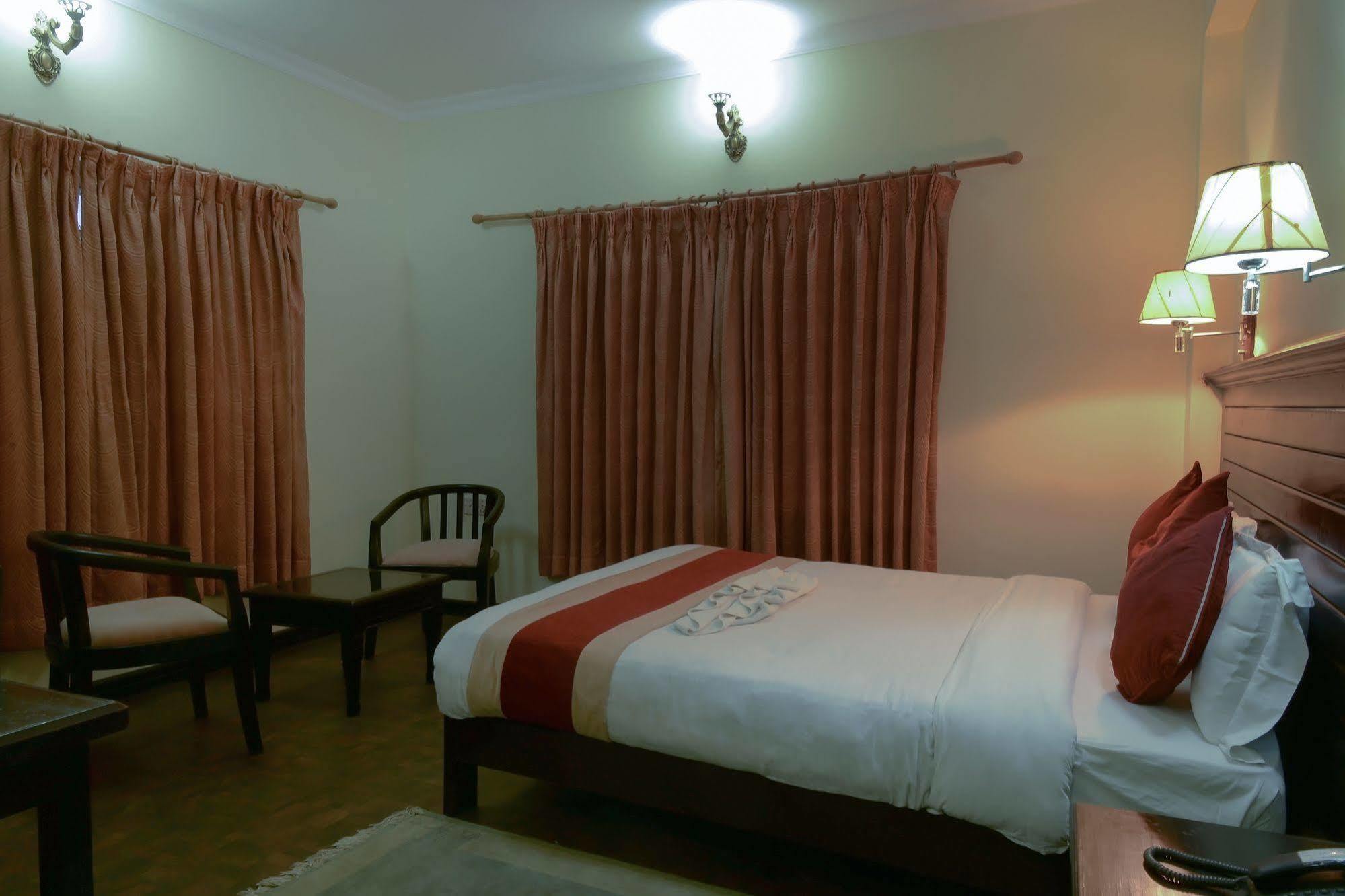Hotel Lake Star بوكْرا المظهر الخارجي الصورة